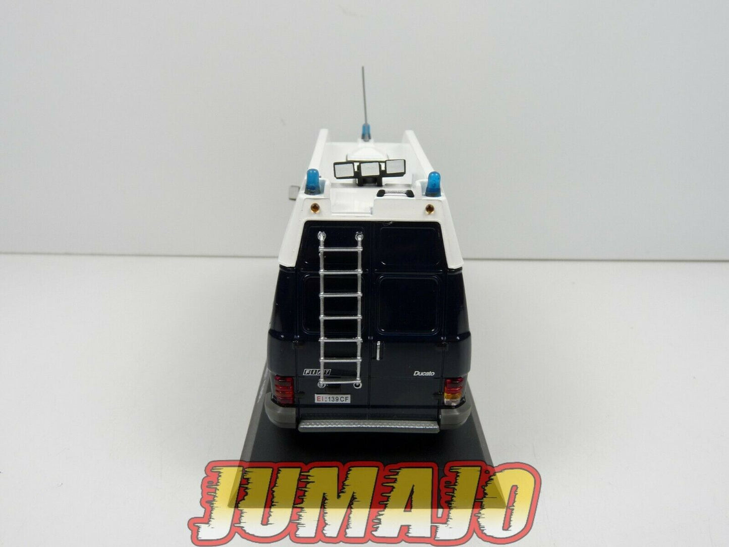 CR18 voiture 1/43 DeAGOSTINI CARABINIERI : FIAT DUCATO MAXI Faina 1988