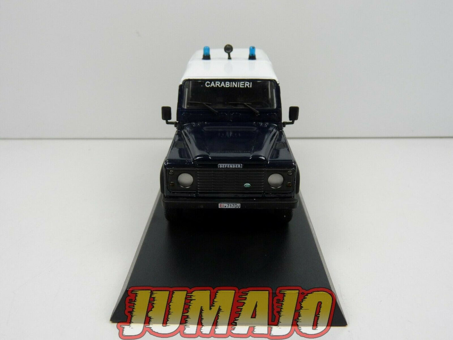 CR16 voiture 1/43 CARABINIERI : LAND ROVER DEFENDER 90 1995