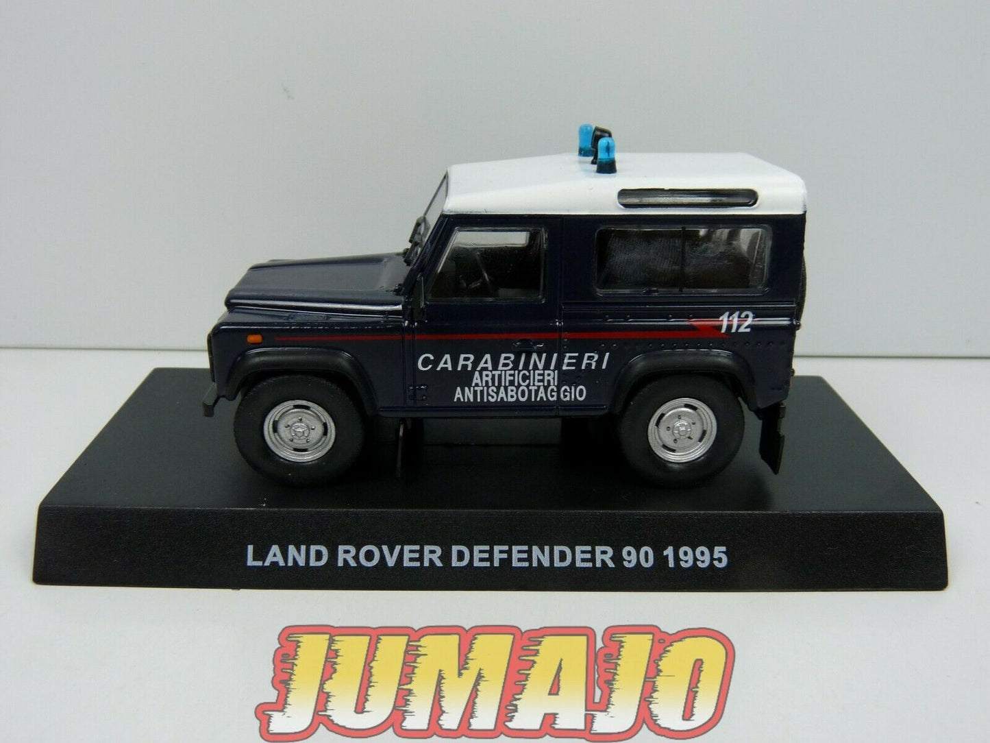 CR3 voiture 1/43 CARABINIERI : LAND ROVER DEFENDER 90 Artificieri 1995