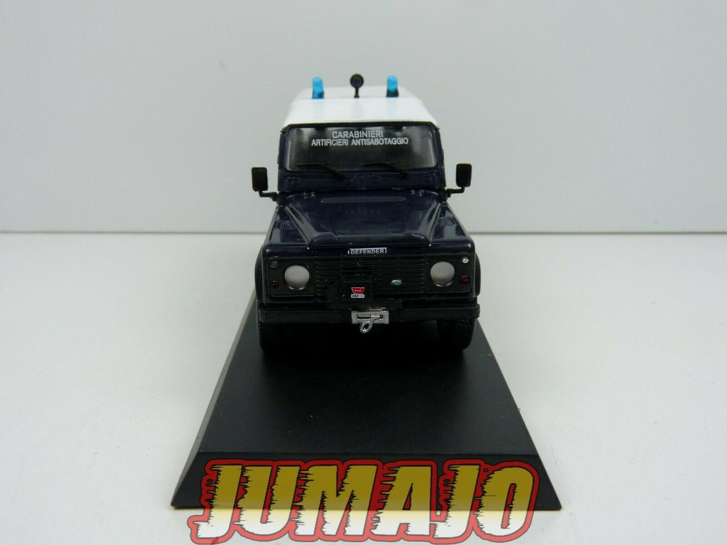 CR3 voiture 1/43 CARABINIERI : LAND ROVER DEFENDER 90 Artificieri 1995