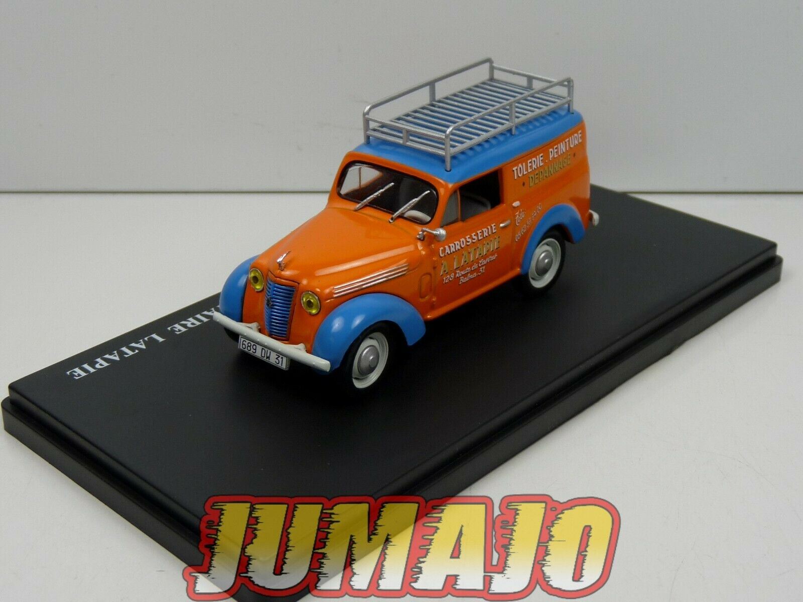 1933 Renault Vivaquatre Taxi in César, 1936