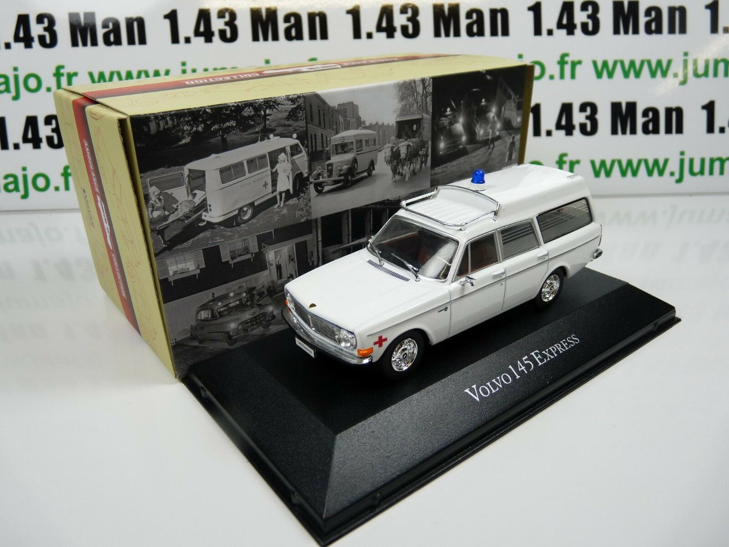 AMB7 1/43 IXO Atlas Ambulance Collection : VOLVO 145 express 1969 croix rouge