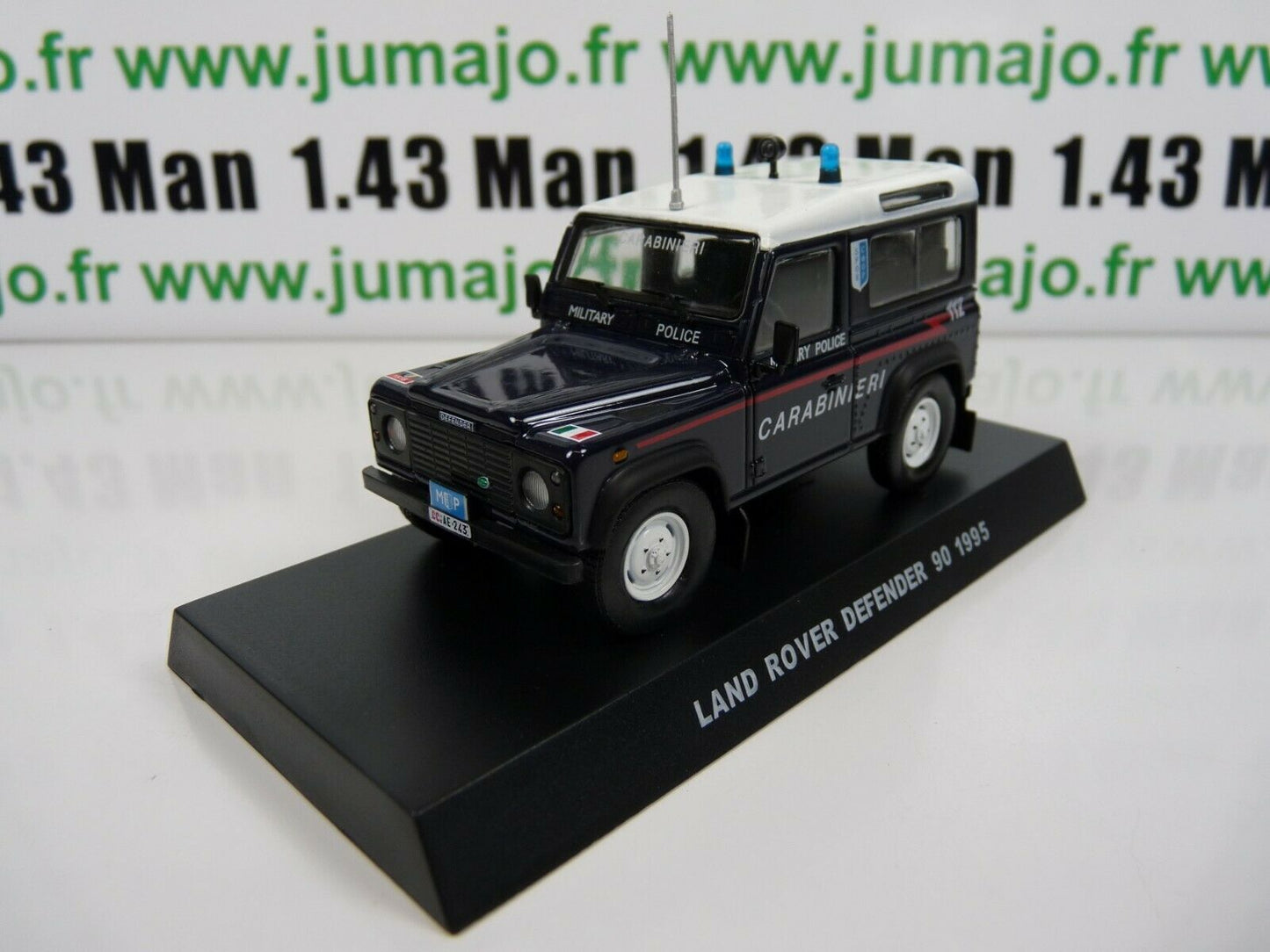 CR39 voiture 1/43 CARABINIERI : LAND ROVER DEFENDER 90 Military Police 1995