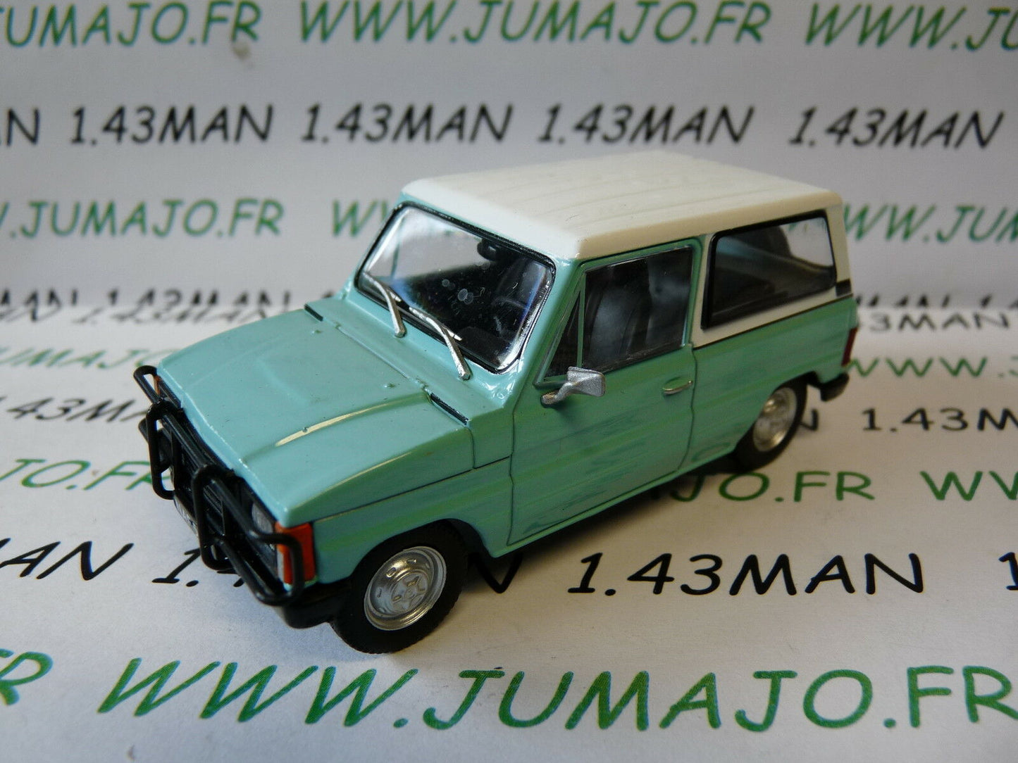 PL208 Voiture 1/43 IXO IST DeAgostini POLOGNE : Roumanie ARO 10