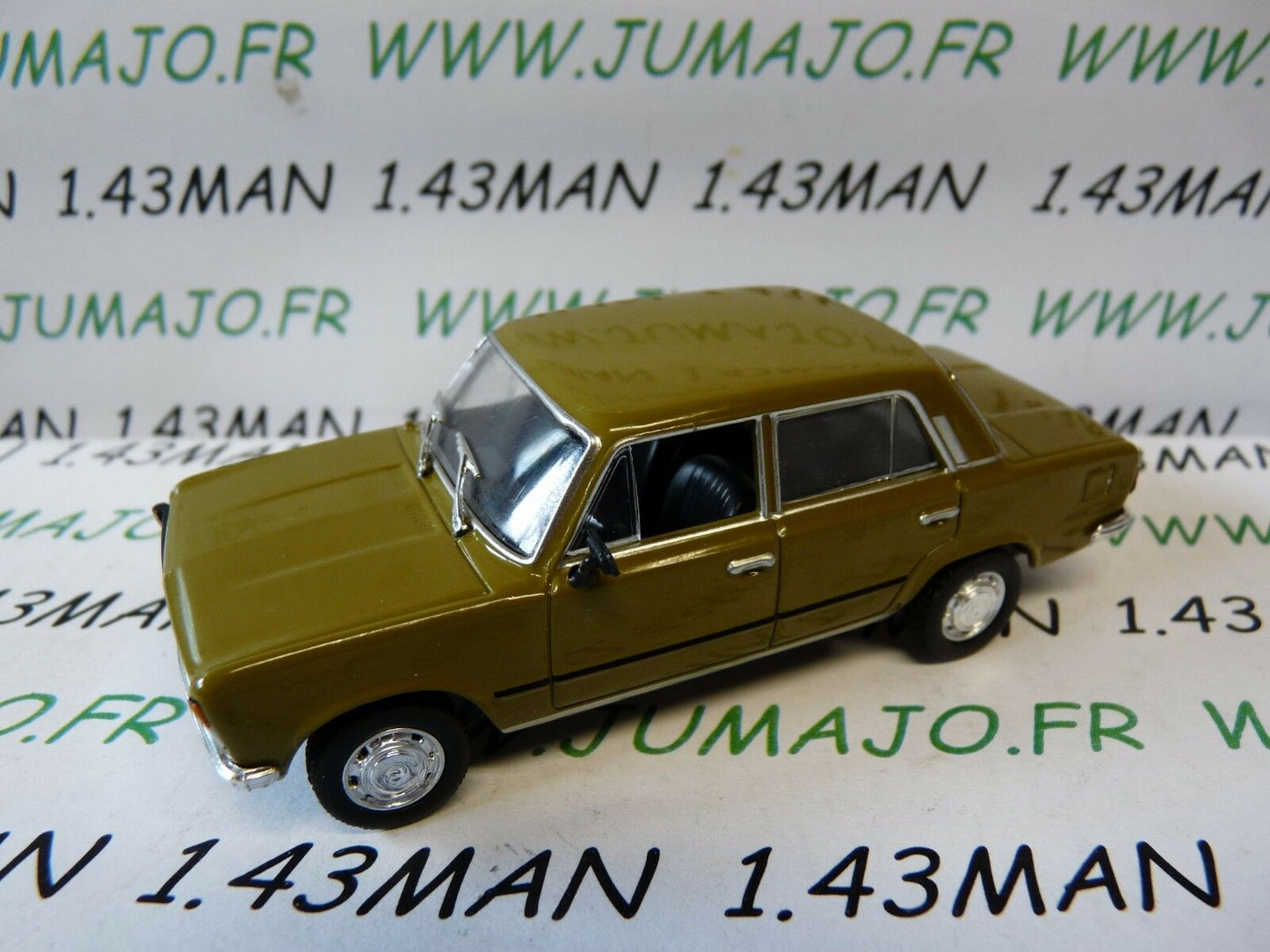 PL42 Voiture 1/43 IXO IST DeAgostini POLOGNE : FIAT 125 P MR 75