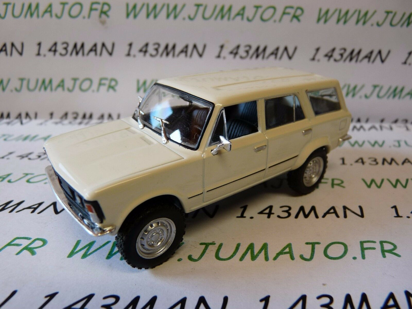PL24 Voiture 1/43 IXO IST DeAgostini POLOGNE : FIAT 125 break combi P 4X4