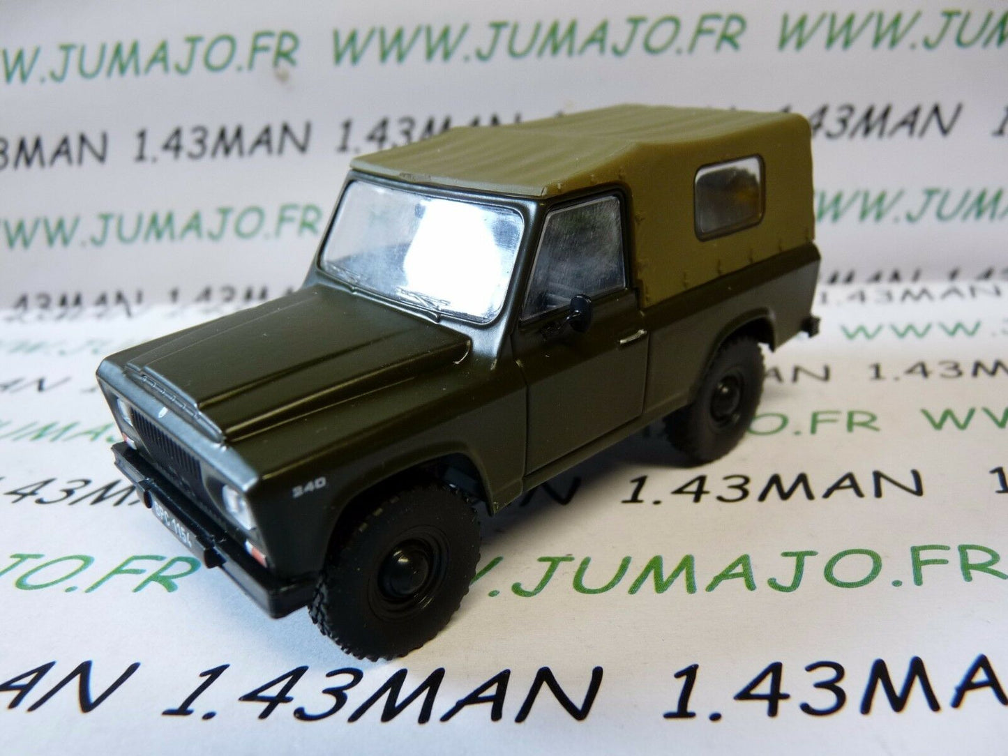 PL59 VOITURE 1/43 IXO IST déagostini POLOGNE : ARO 240