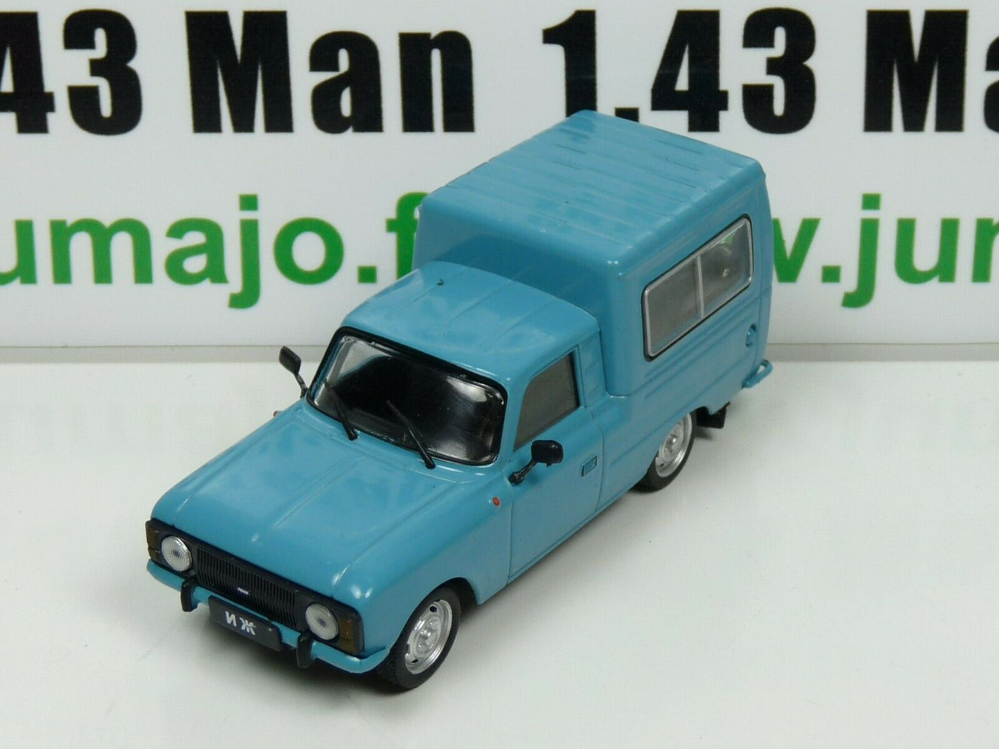 RUS5 Voiture 1/43 IXO déagostini RUSSE URSS : AZLK IZH-27156 VAN