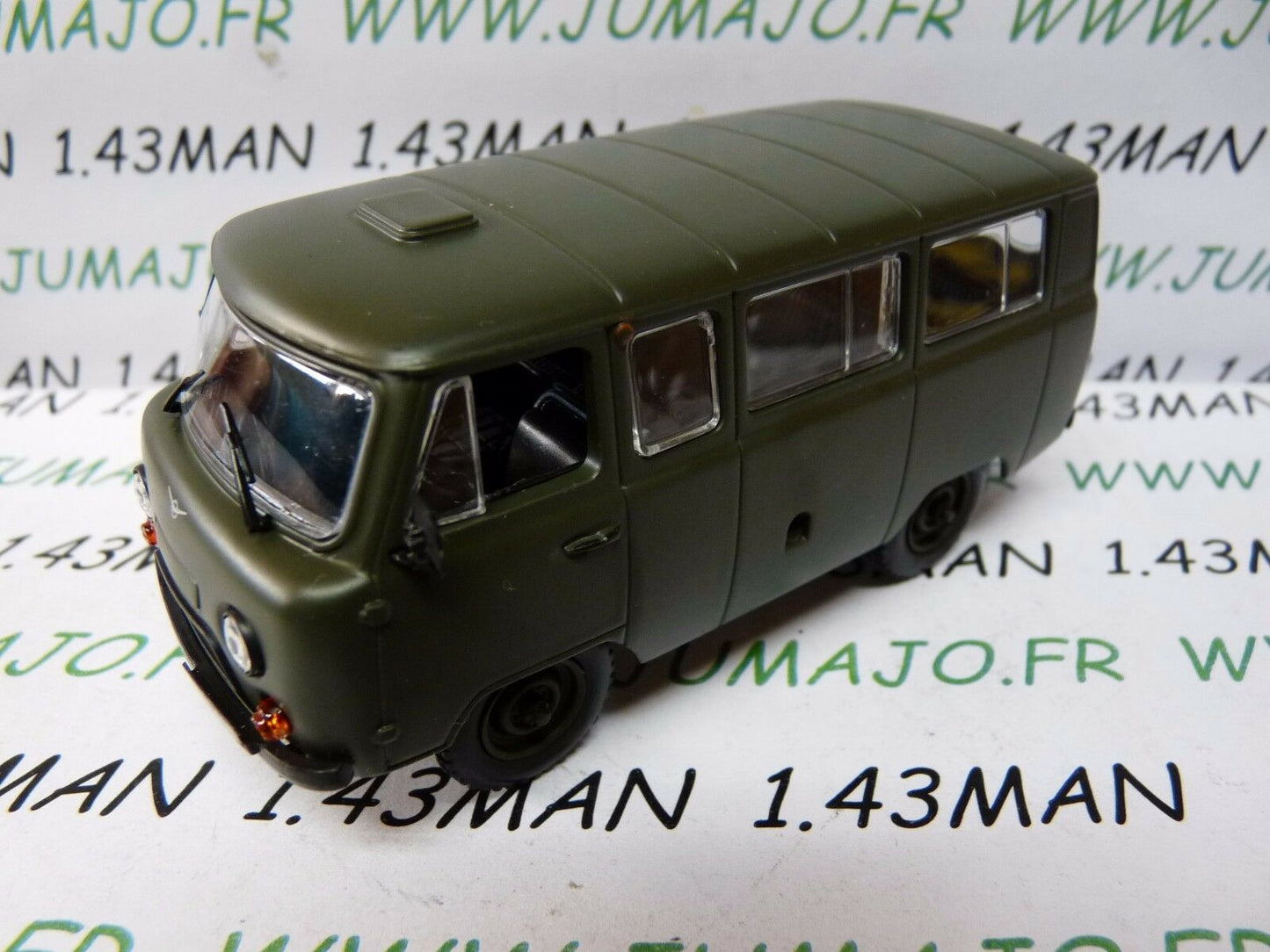 PLZ Voiture 1/43 IXO IST DeAgostini POLOGNE : UAZ 452 minibus militaire