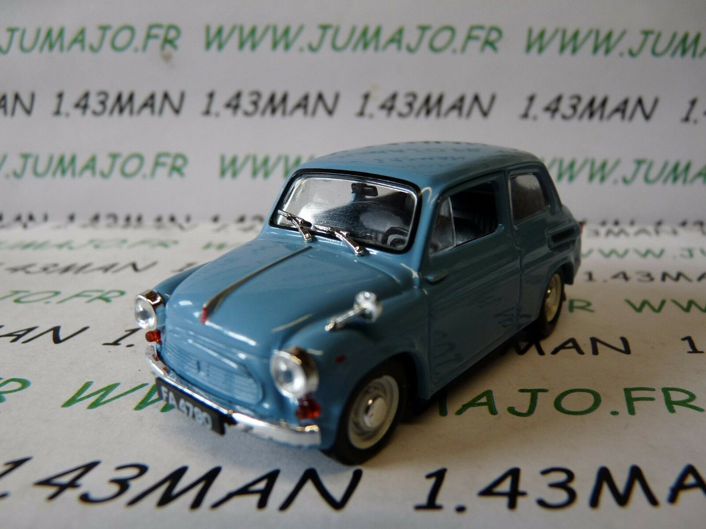 PL156 VOITURE 1/43 IXO IST déagostini POLOGNE : ZAZ 965A zaporozec