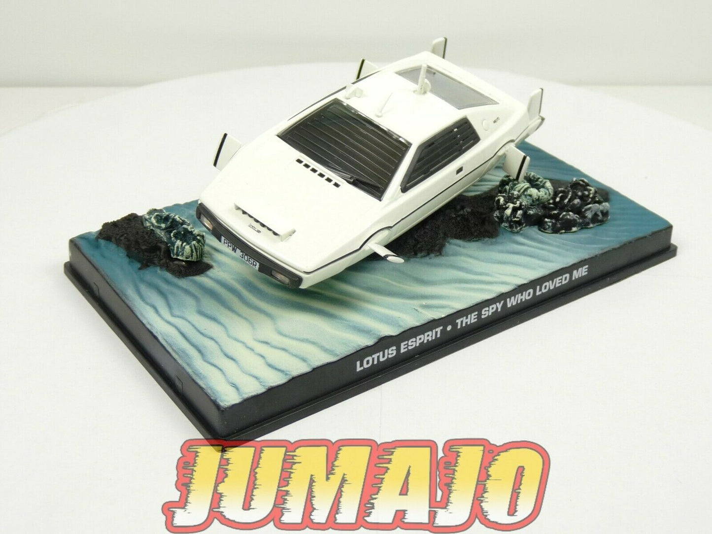 JB134 voiture 1/43 IXO 007 JAMES BOND : Lotus esprit the spy who loved me