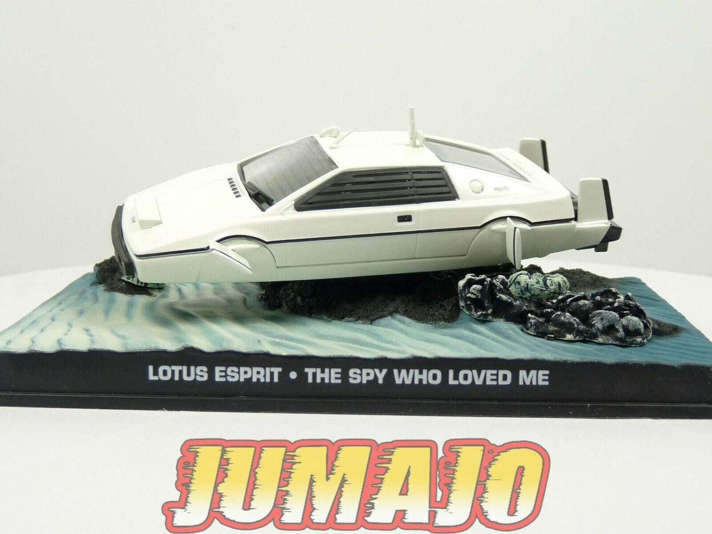 JB134 voiture 1/43 IXO 007 JAMES BOND : Lotus esprit the spy who loved me