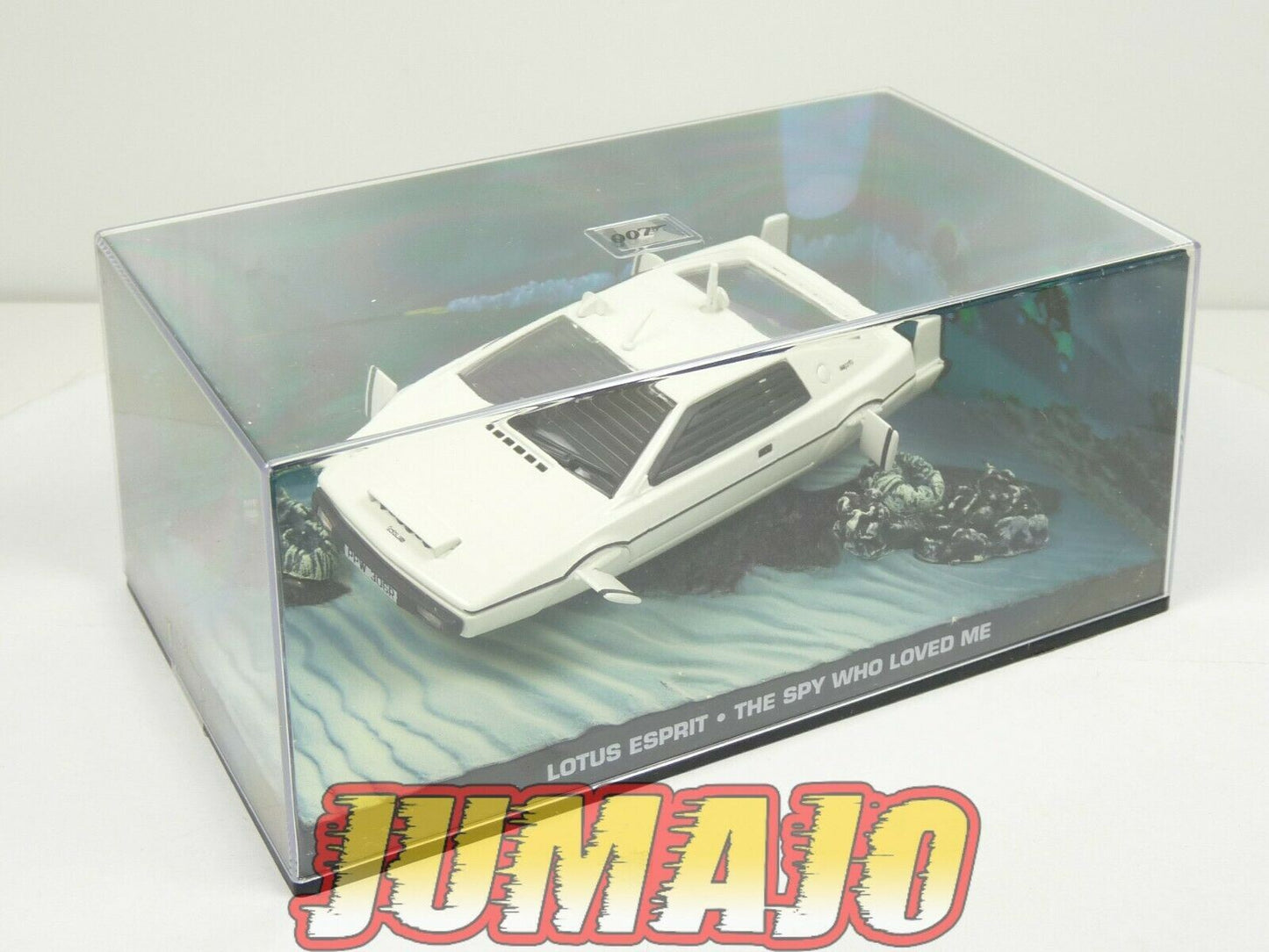 JB134 voiture 1/43 IXO 007 JAMES BOND : Lotus esprit the spy who loved me