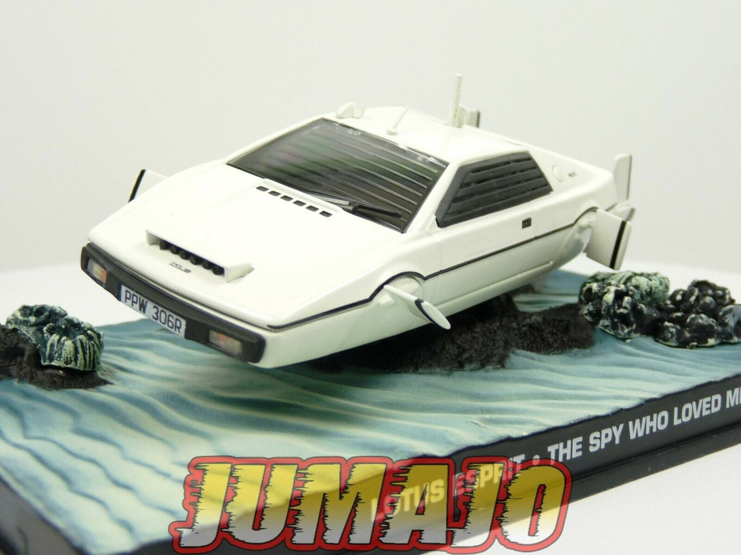 JB134 voiture 1/43 IXO 007 JAMES BOND : Lotus esprit the spy who loved me