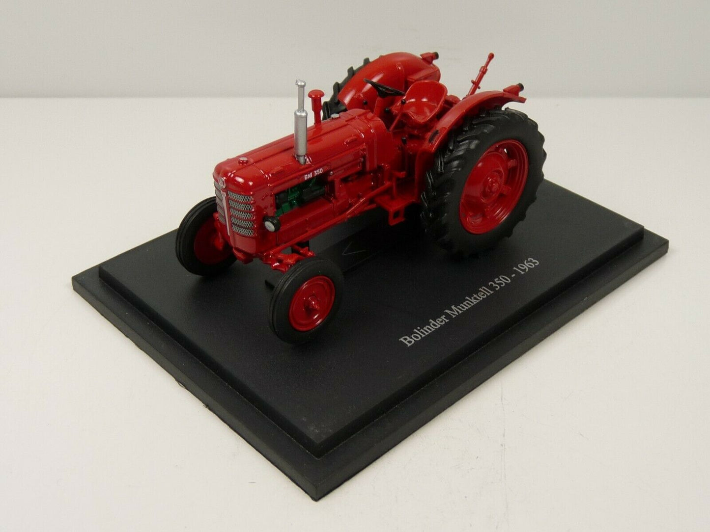 TR41 Tracteur 1/43 universal Hobbies : BOLINDER Munktell 350 1963