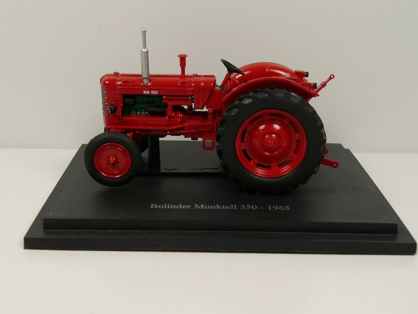 TR41 Tracteur 1/43 universal Hobbies : BOLINDER Munktell 350 1963