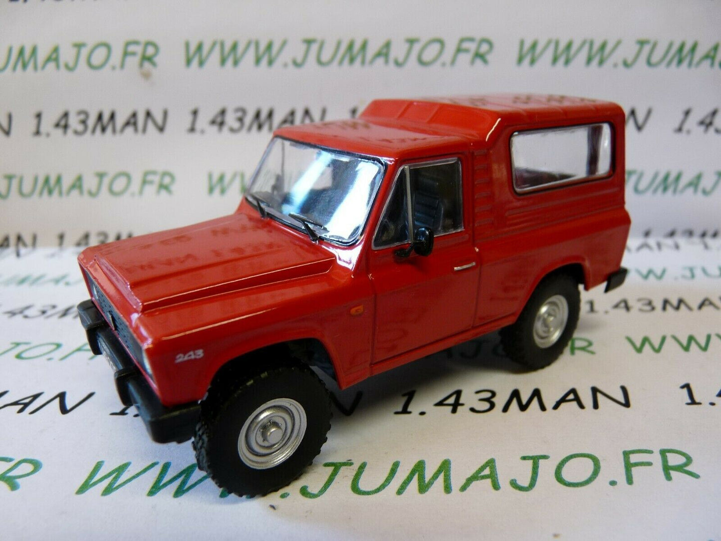 PL5 Voiture 1/43 IXO IST DeAgostini POLOGNE : ARO 243