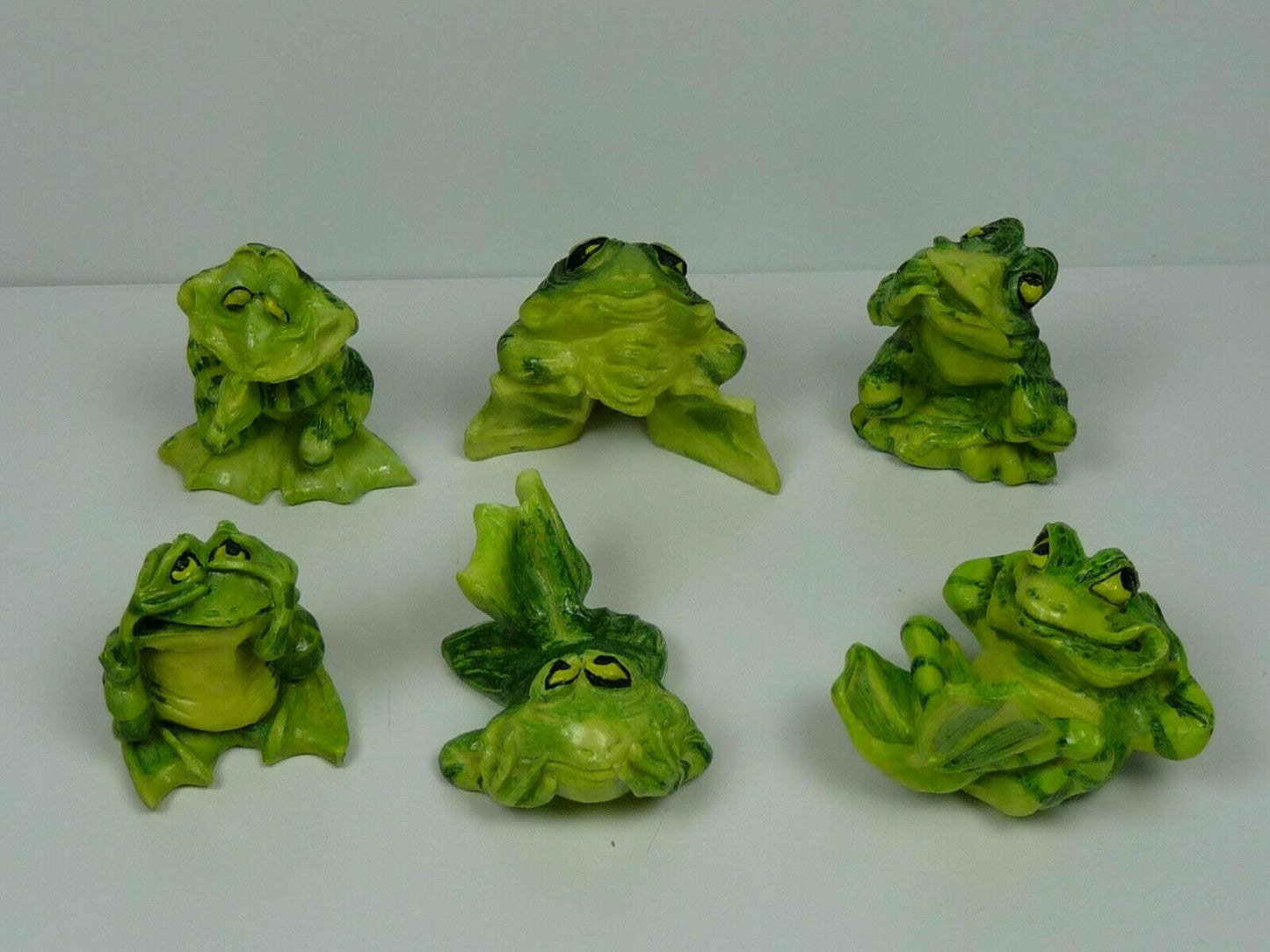 Lot 6 grenouilles frog en résine 5 cm