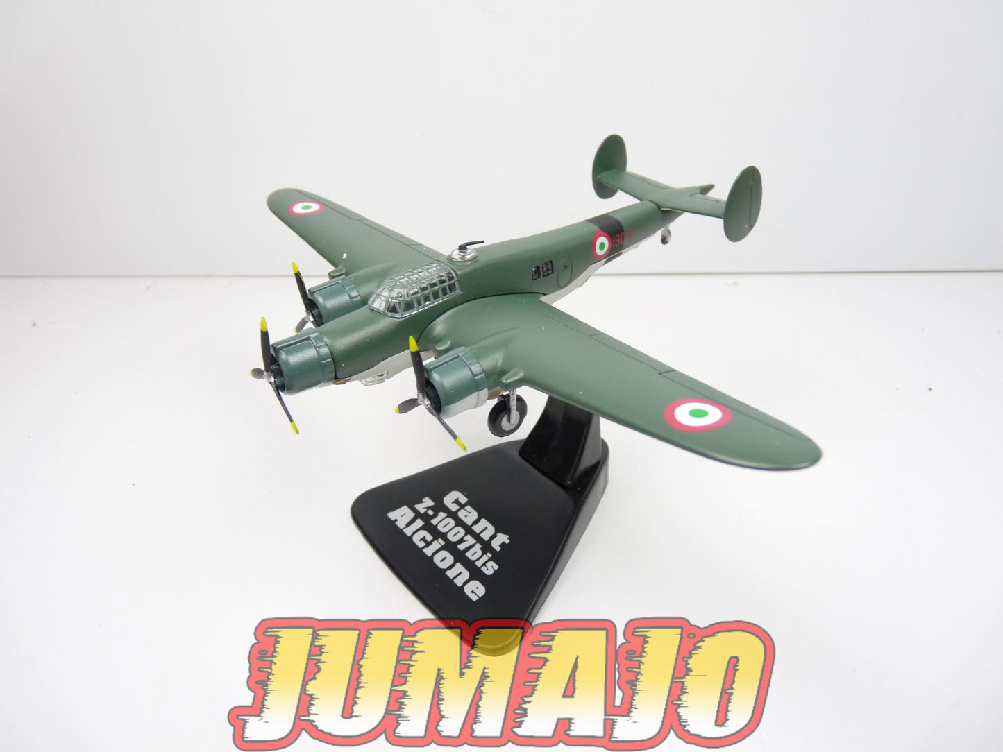 AV8 AVION militaire 1/144 : CANT Z-1007bis ALCIONE