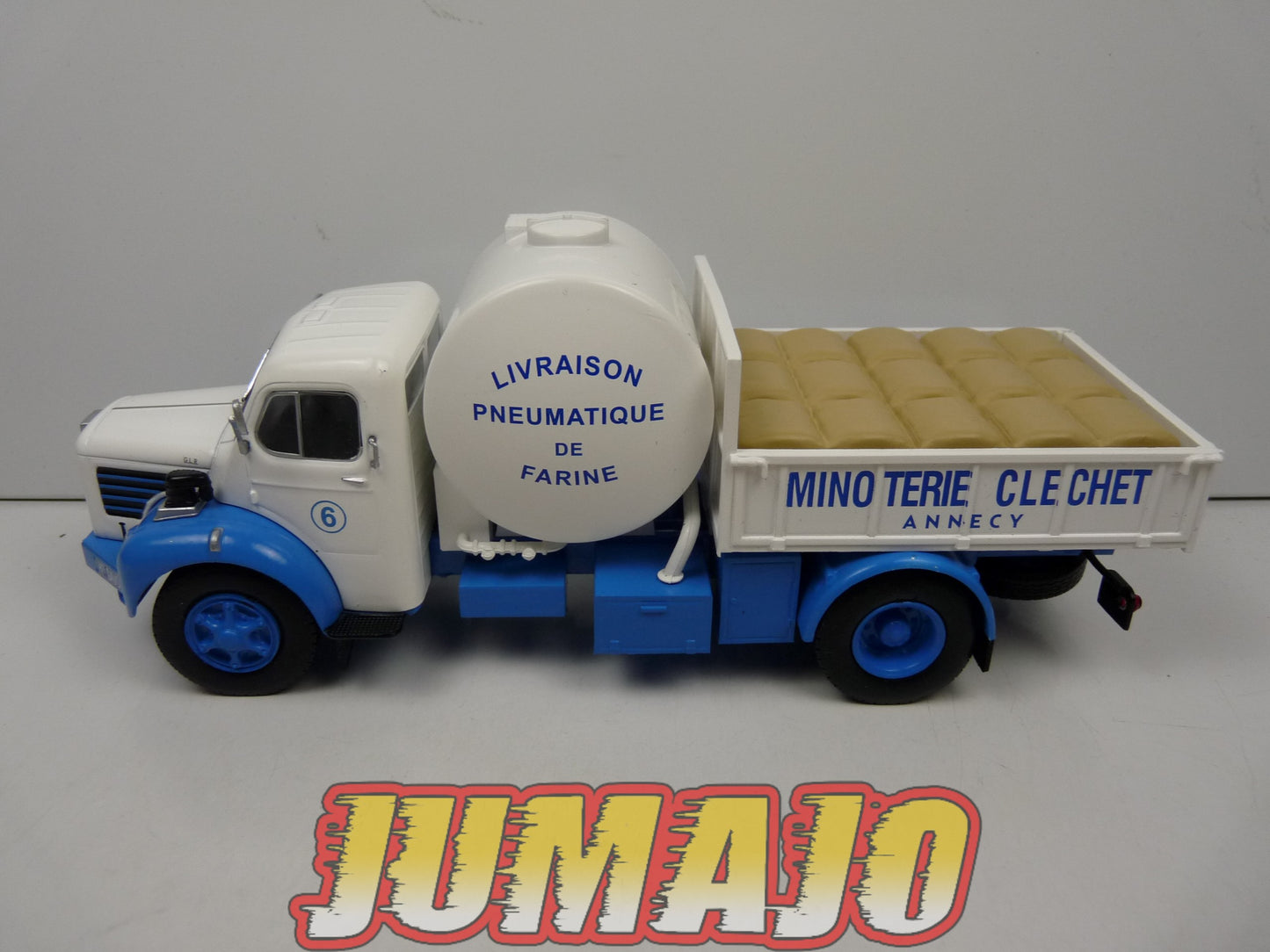 BER14 CAMIONS 1/43 Hachette IXO BERLIET GLR 8M2 farine "Minoterie Clechet"