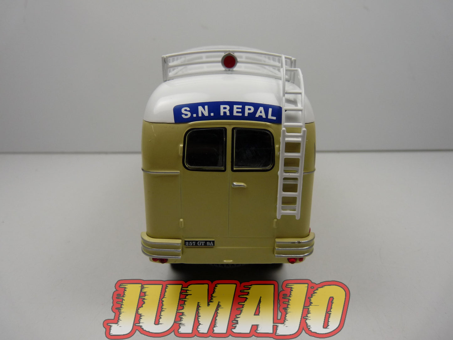 BER29 CAMIONS 1/43 Hachette IXO BERLIET GBC 8 M 6x6 Car Saharien