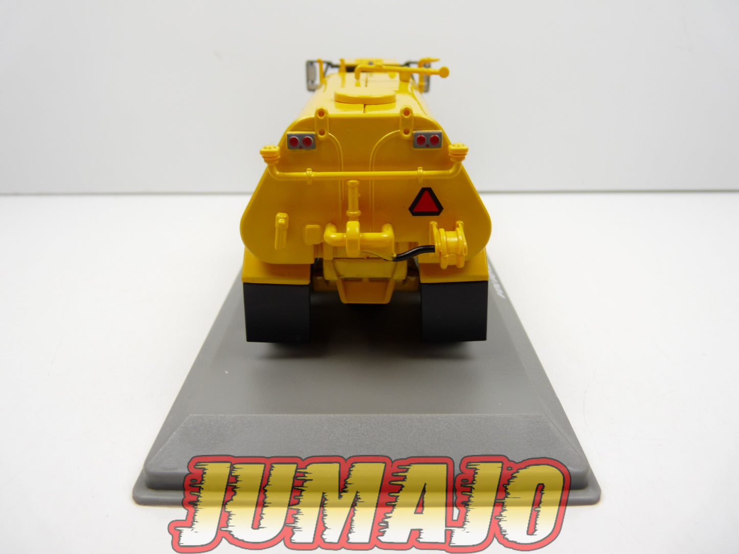 BTP40 VEHICULE DE CHANTIER 1/72 Hachette : VOLVO A35 Water Wagon Citerne