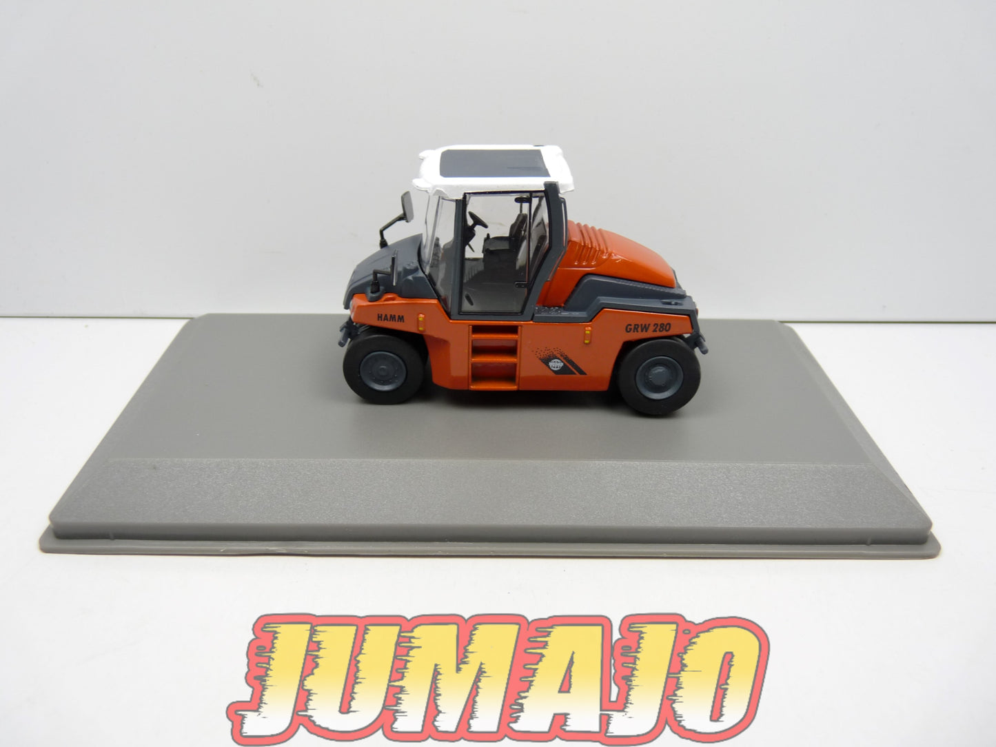 BTP50 VEHICULE DE CHANTIER 1/72 Hachette : HAMM GRW 280 Compacteur a pneus