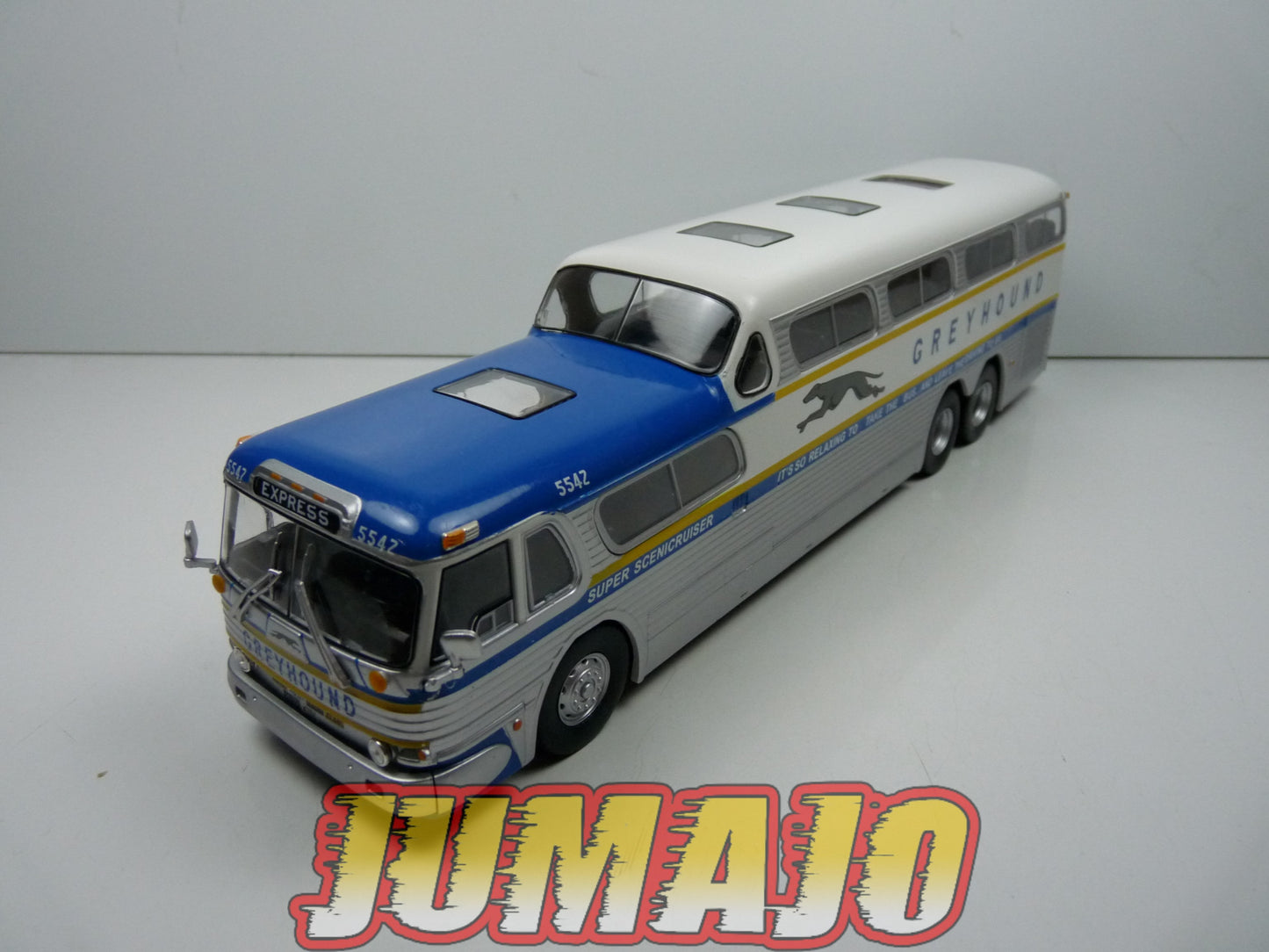 SUB3 BUS & Autocars du Monde 1/43 n°3 : Greyhound Scenicruiser 1956