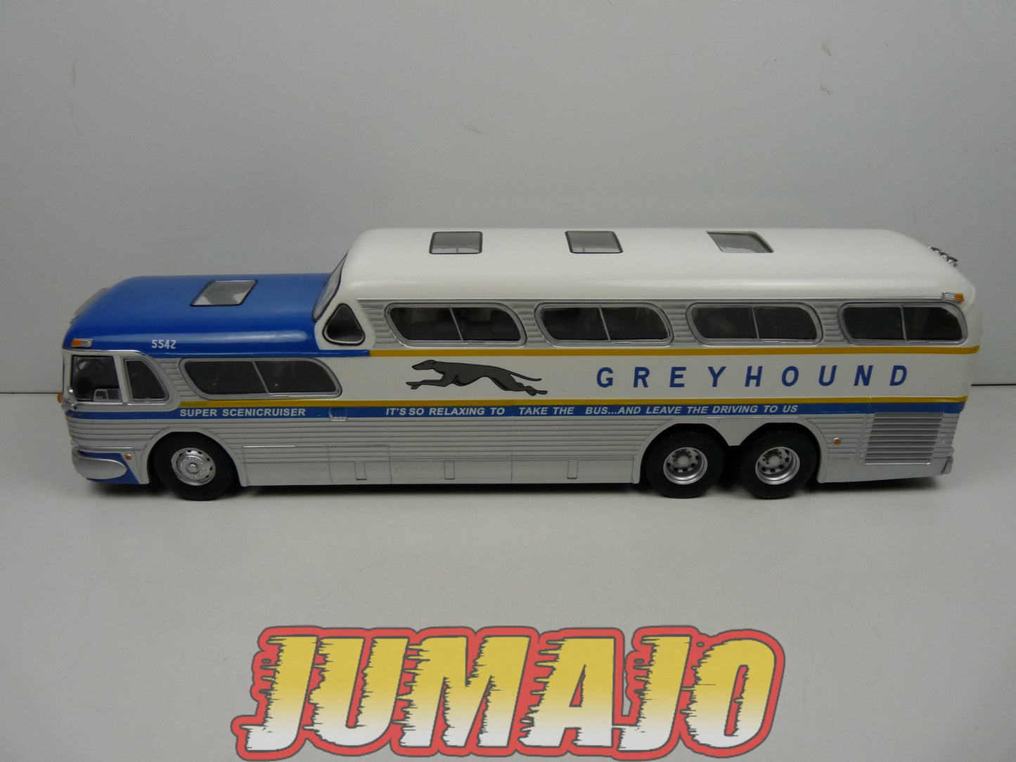 SUB3 BUS & Autocars du Monde 1/43 n°3 : Greyhound Scenicruiser 1956