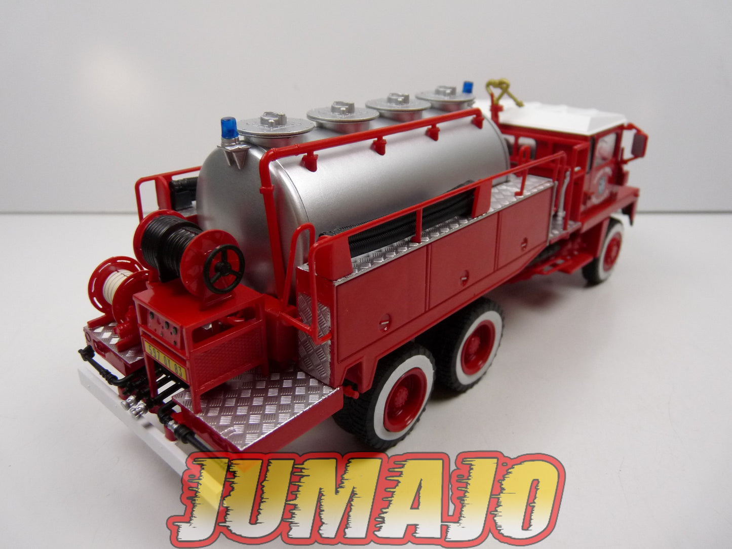 CPF111 Camion 1/43 Hachette IXO Pompiers : BERLIET GBC 8MT camion d'épandage