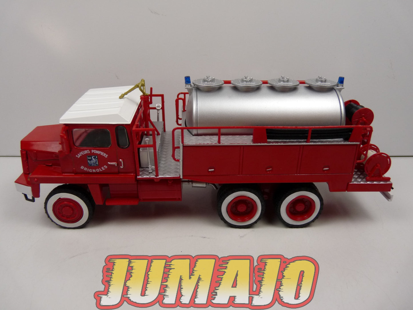 CPF111 Camion 1/43 Hachette IXO Pompiers : BERLIET GBC 8MT camion d'épandage