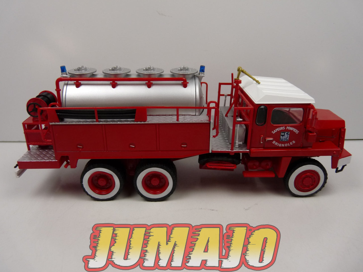 CPF111 Camion 1/43 Hachette IXO Pompiers : BERLIET GBC 8MT camion d'épandage
