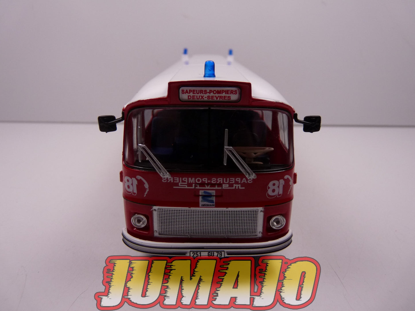 CP19 POMPIERS 1/43 altaya IXO Autocar Saviem SC5P
