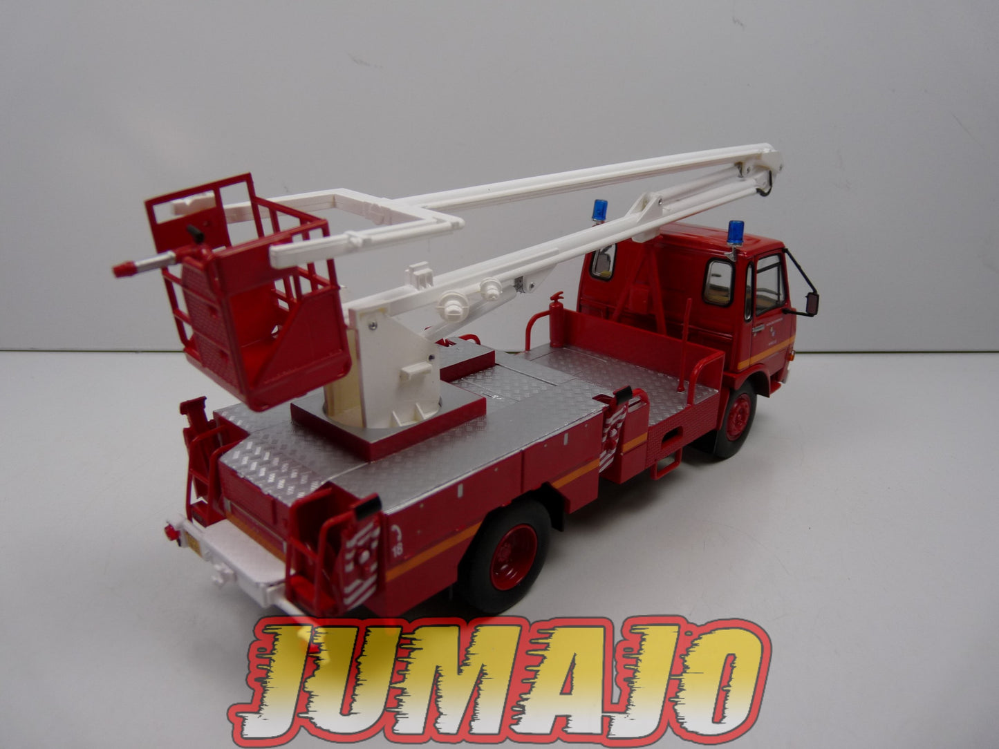 CP34 POMPIERS 1/43 altaya IXO élévateur Berliet KB Lafosse