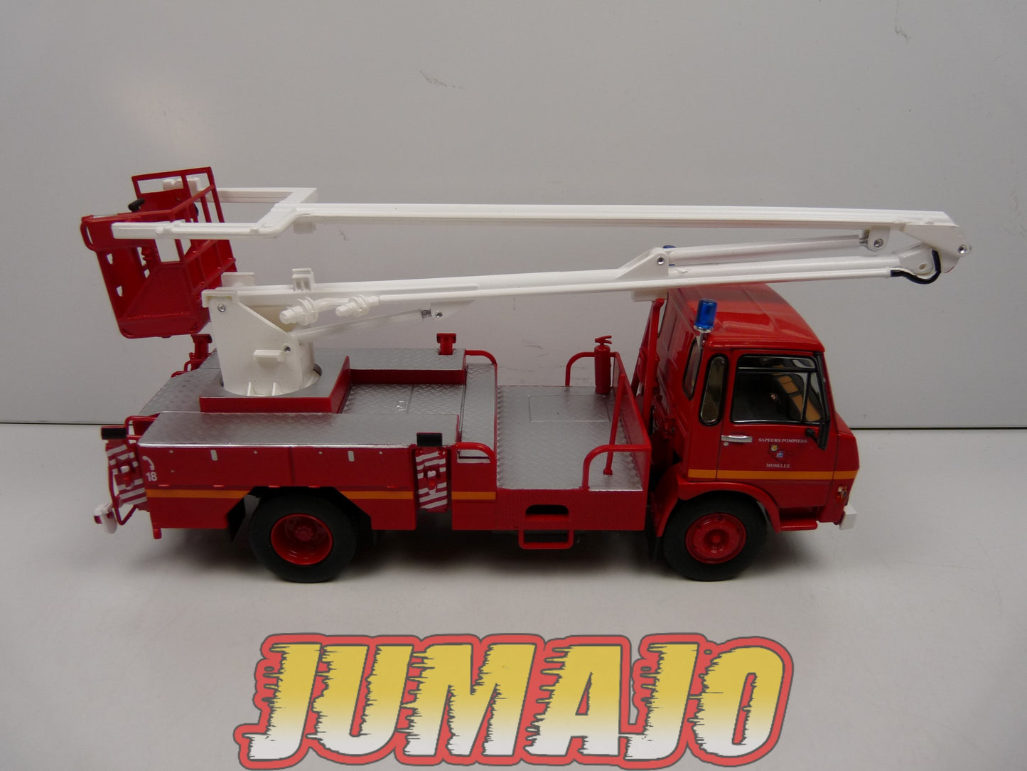 CP34 POMPIERS 1/43 altaya IXO élévateur Berliet KB Lafosse