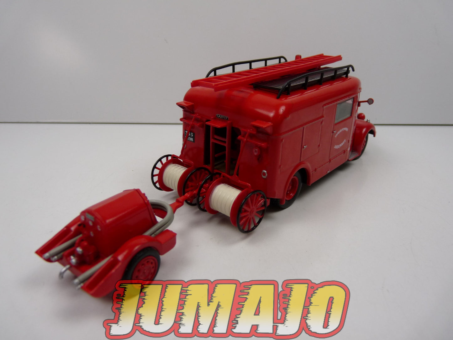 CP94 POMPIERS 1/43 altaya IXO Laffly B686 + Motopompes 1948