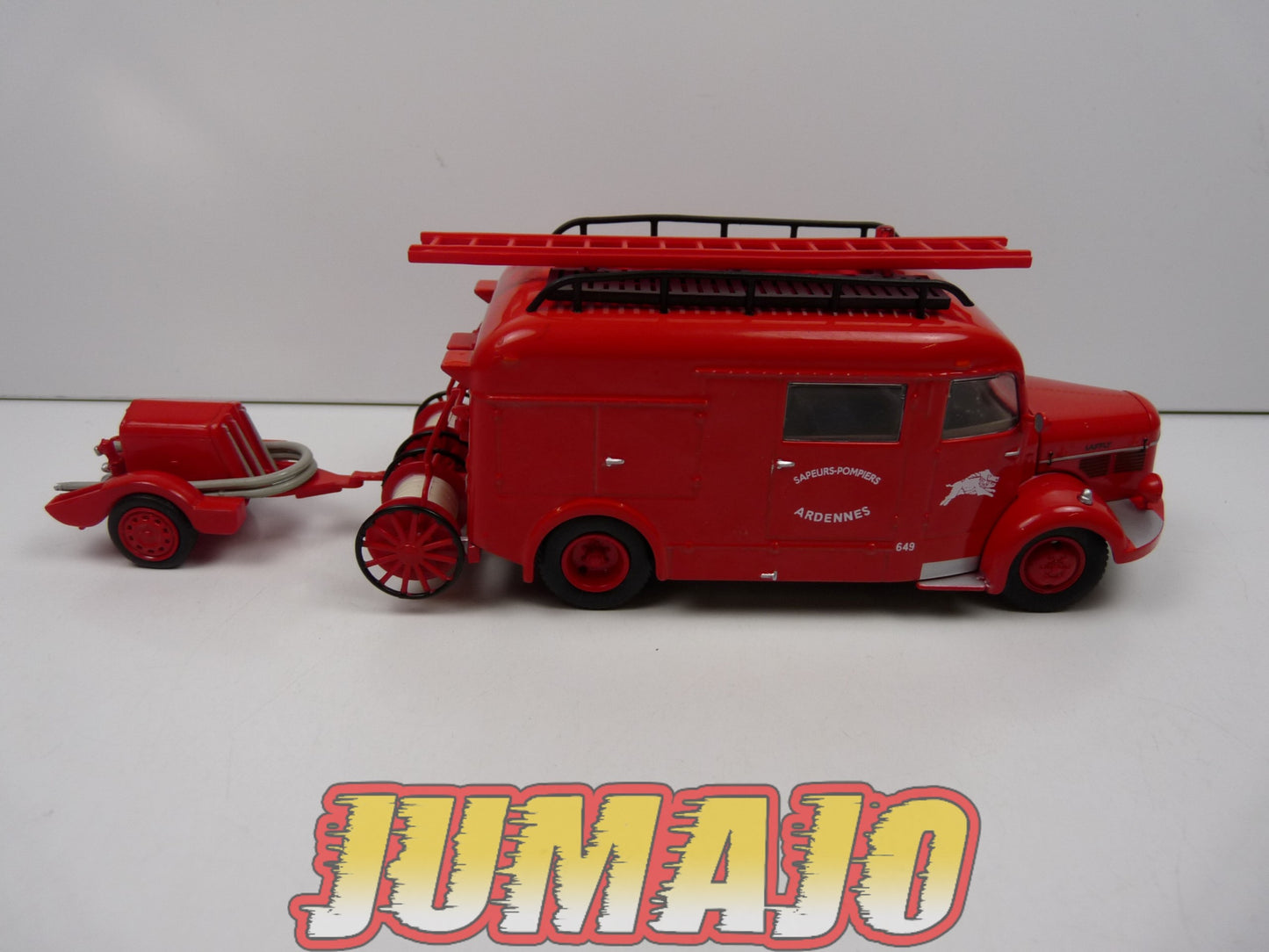 CP94 POMPIERS 1/43 altaya IXO Laffly B686 + Motopompes 1948