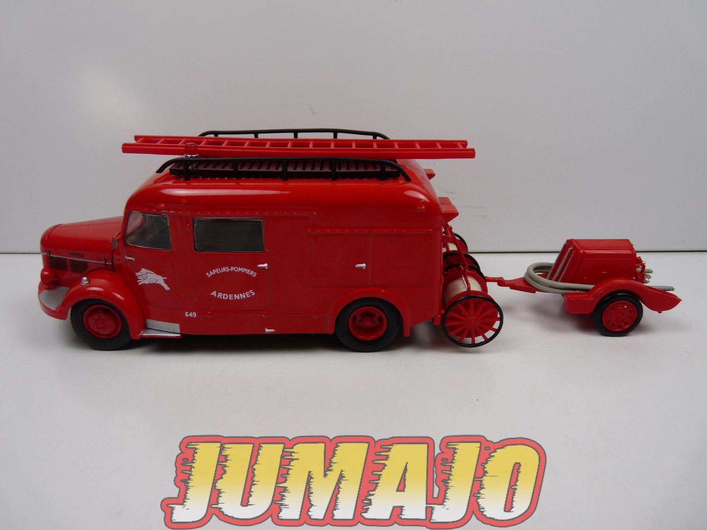 CP94 POMPIERS 1/43 altaya IXO Laffly B686 + Motopompes 1948
