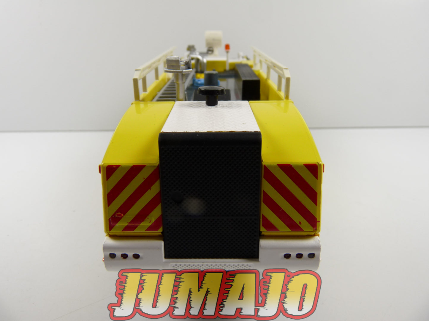 CPF119 Camion 1/43 Hachette IXO Pompiers : SIDES S3X à mousse Aéroports de guernsey