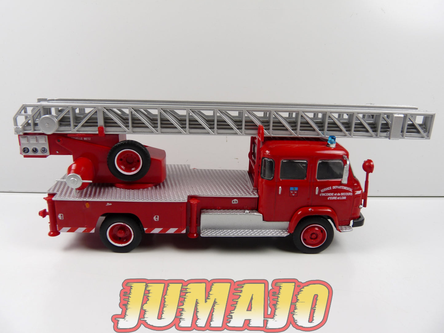 CPF125 Camion 1/43 Hachette IXO Pompiers : SAVIEM S7 Echelle pivotante 30m Metz châteaudun