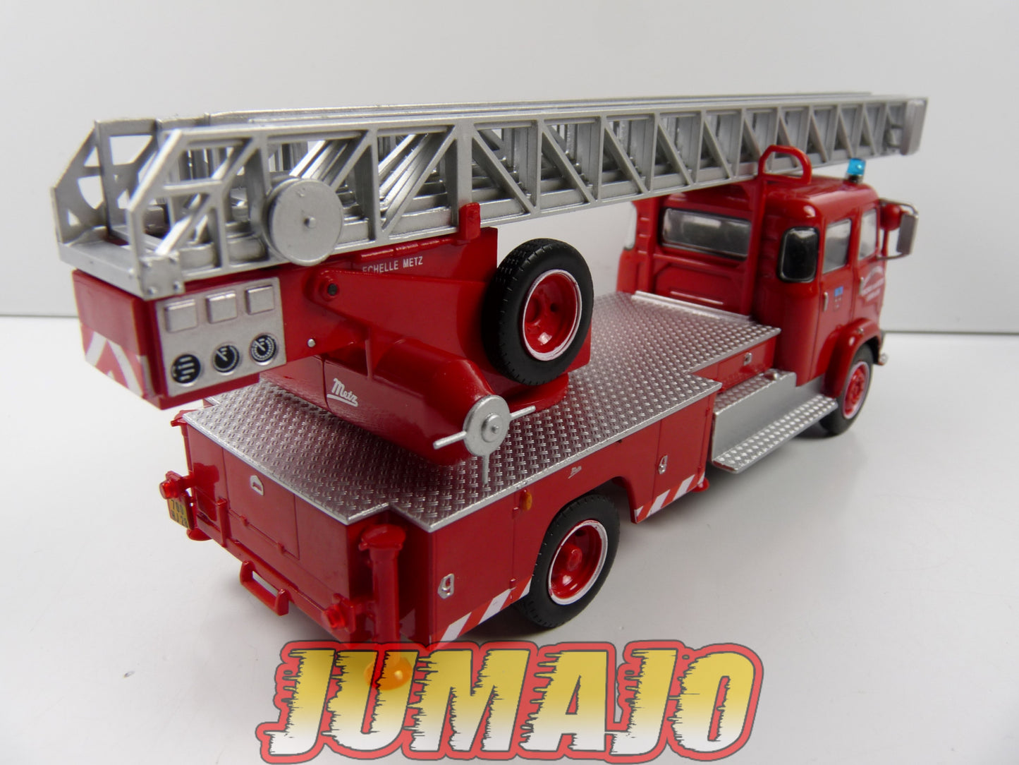 CPF125 Camion 1/43 Hachette IXO Pompiers : SAVIEM S7 Echelle pivotante 30m Metz châteaudun