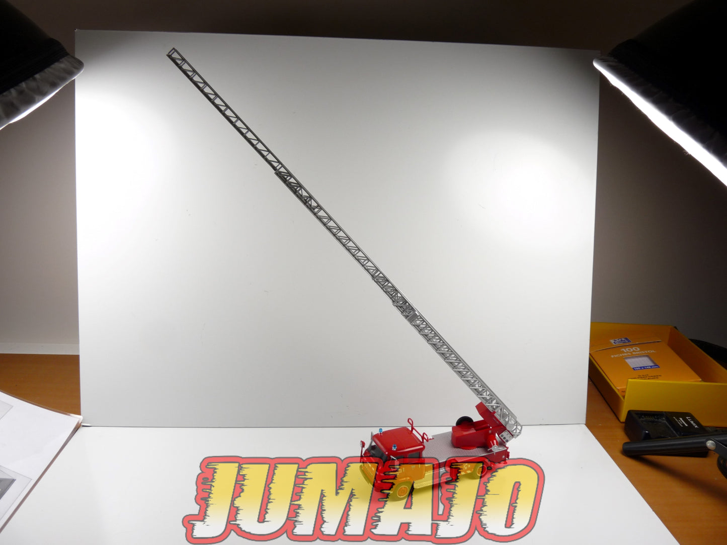 CPF125 Camion 1/43 Hachette IXO Pompiers : SAVIEM S7 Echelle pivotante 30m Metz châteaudun