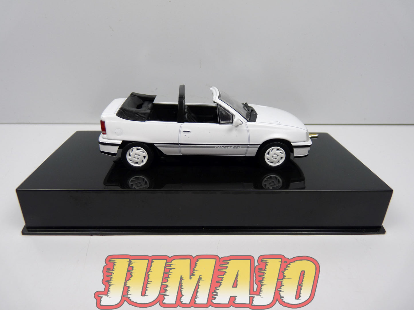 CVT16 voiture 1/43 IXO Salvat BRESIL CHEVROLET : Kadett GSI Conversivel ( Opel )