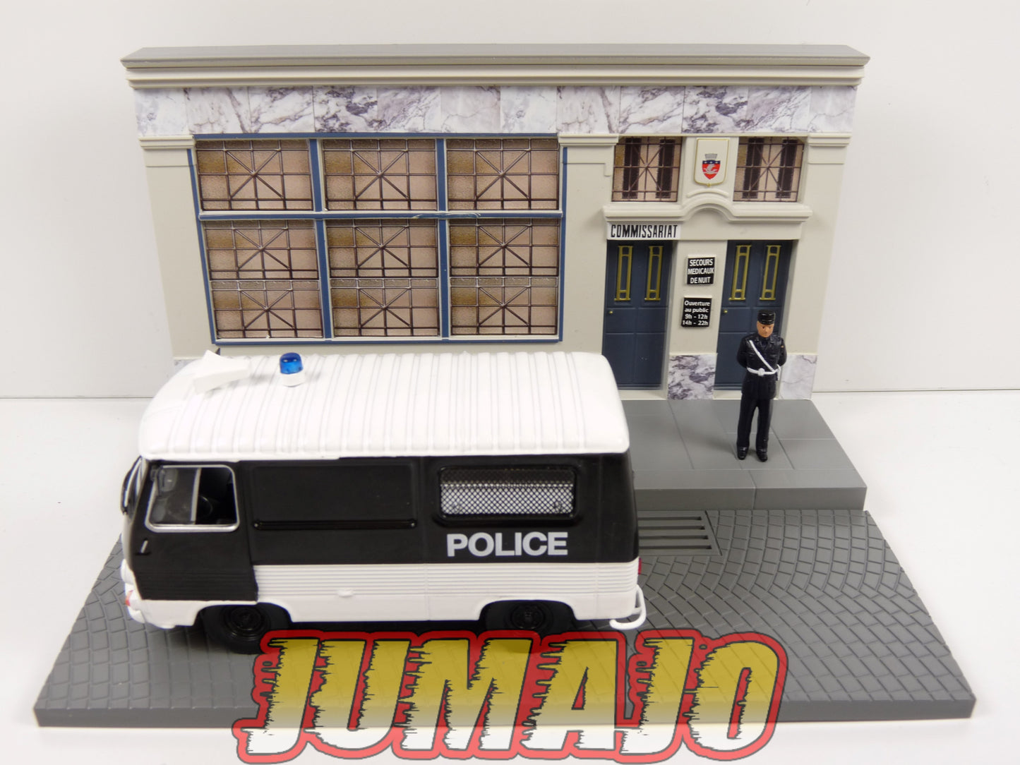 DIO14 Voiture + diorama 1/43 IXO : métiers de france Peugeot J7 Police commissariat