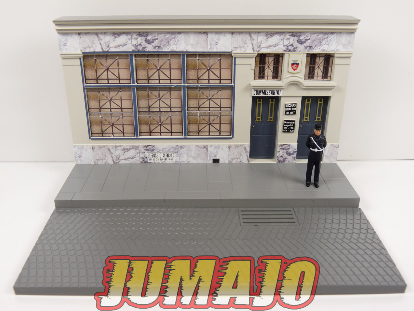 DIO14 Voiture + diorama 1/43 IXO : métiers de france Peugeot J7 Police commissariat