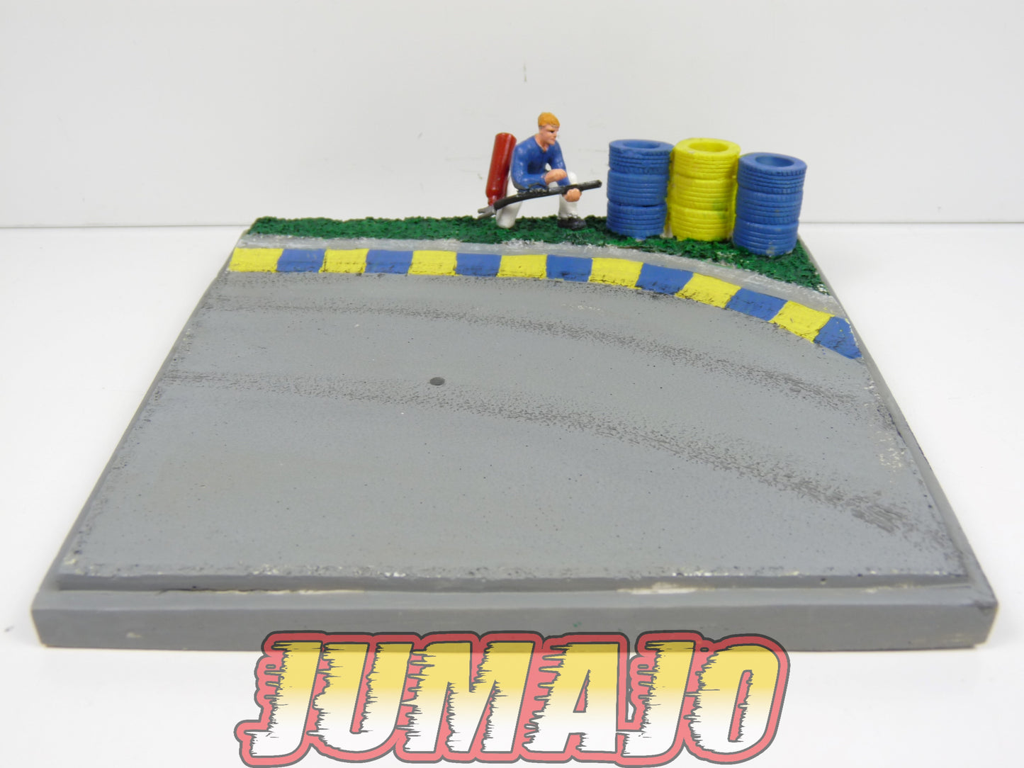 DIO12 Boîte vitrine Diorama Circuit 13 cm x 13 cm