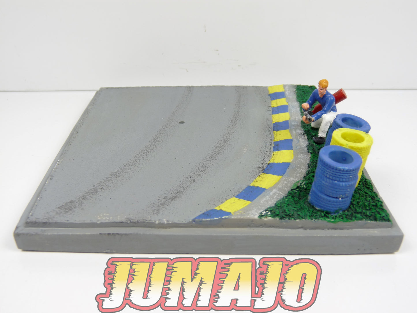 DIO12 Boîte vitrine Diorama Circuit 13 cm x 13 cm