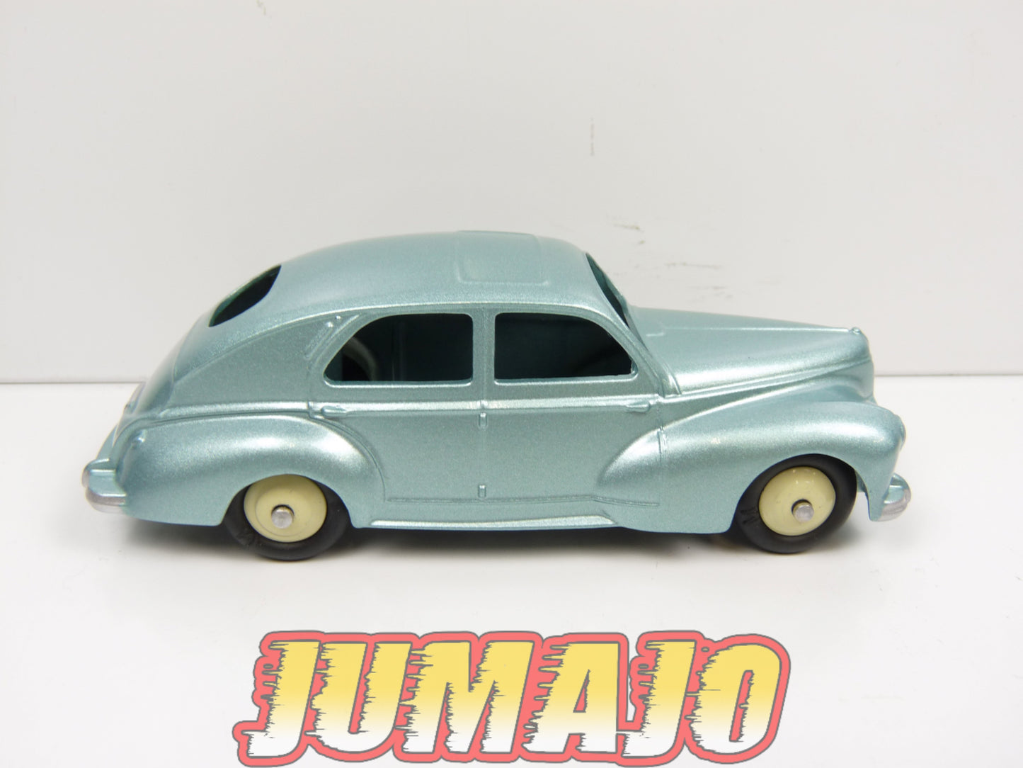 DT237 Voiture 1/43 réédition DINKY TOYS DeAgostini : PEUGEOT 203 24R