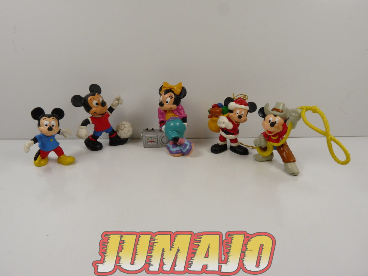 FIG23 lot 5 figurines PVC DISNEY COMICS SPAIN/BULLY 6cm : Mickey, football, noël, cow boy, Minnie