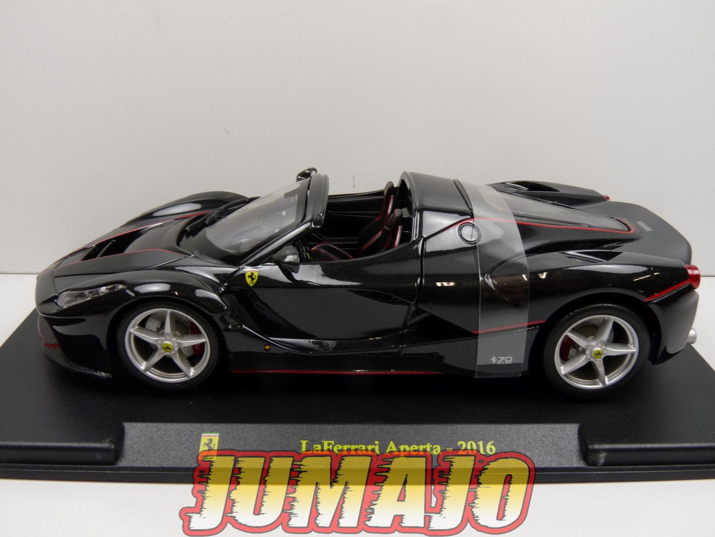 FVQ53 Voiture 1/24 BURAGO HACHETTE FERRARI GT : LaFerrari Aperta 2016 Noire